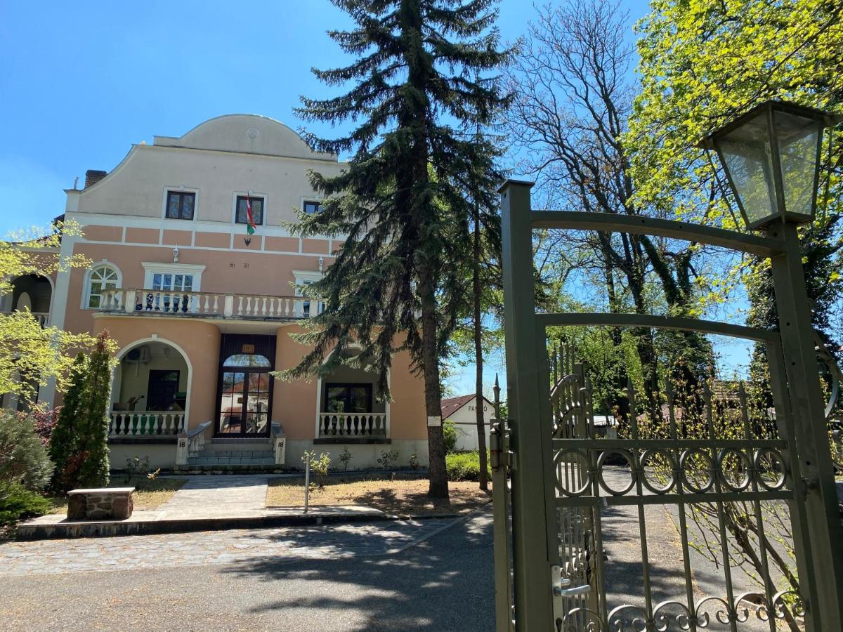 Gosztonyi Villa Сиофок Екстериор снимка